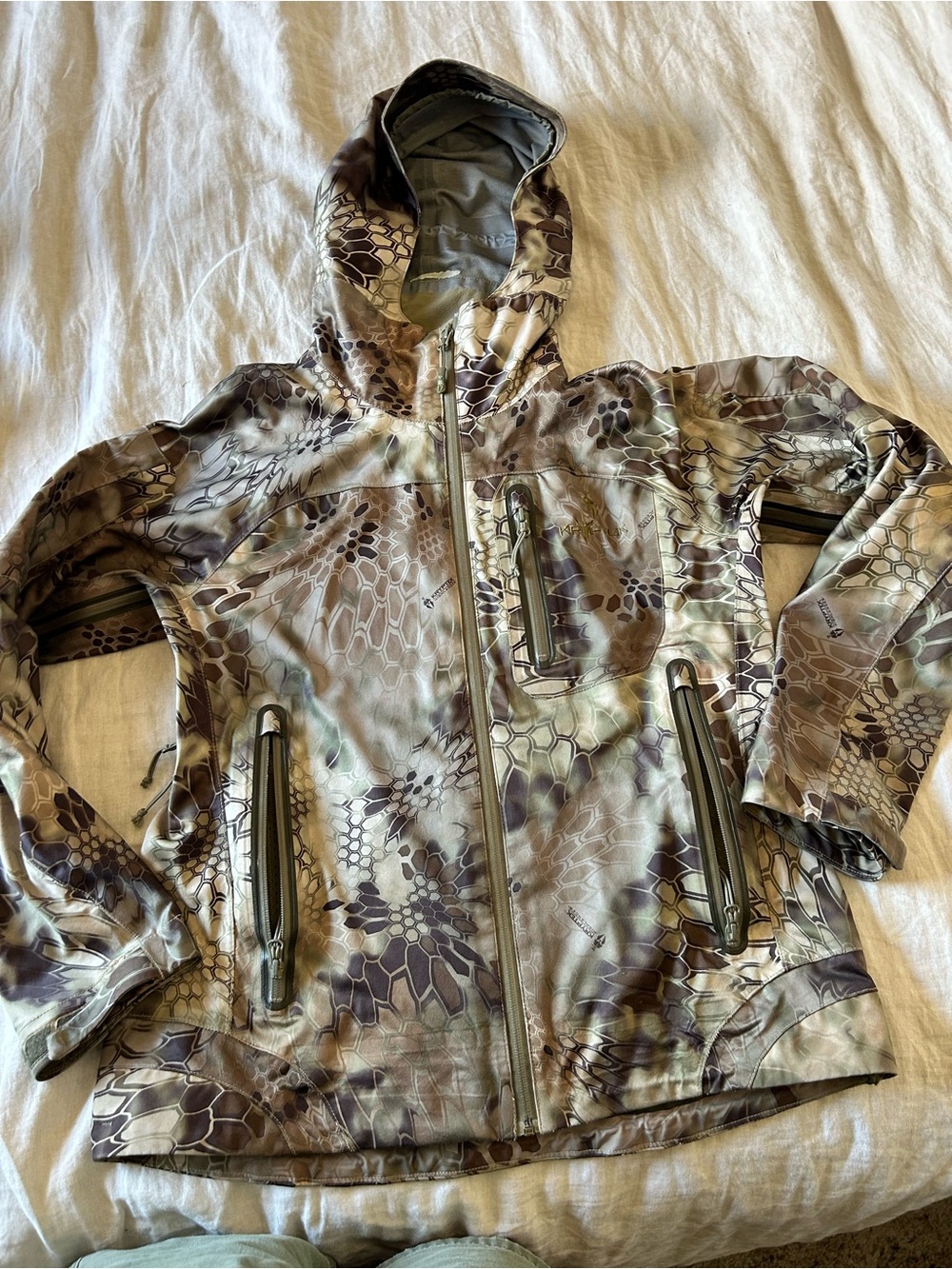 Men's Hooded Camo Performance Softshell Jacket - Hylander